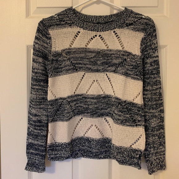 Selling winter/spring essentials! All barely worn or brand new! - Picture 5 of 15